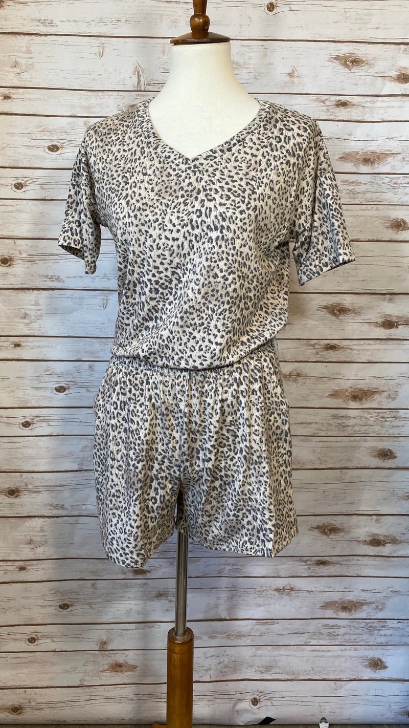 Making My Way Home Animal Print Lounge Set – Elizabeth's Boutique