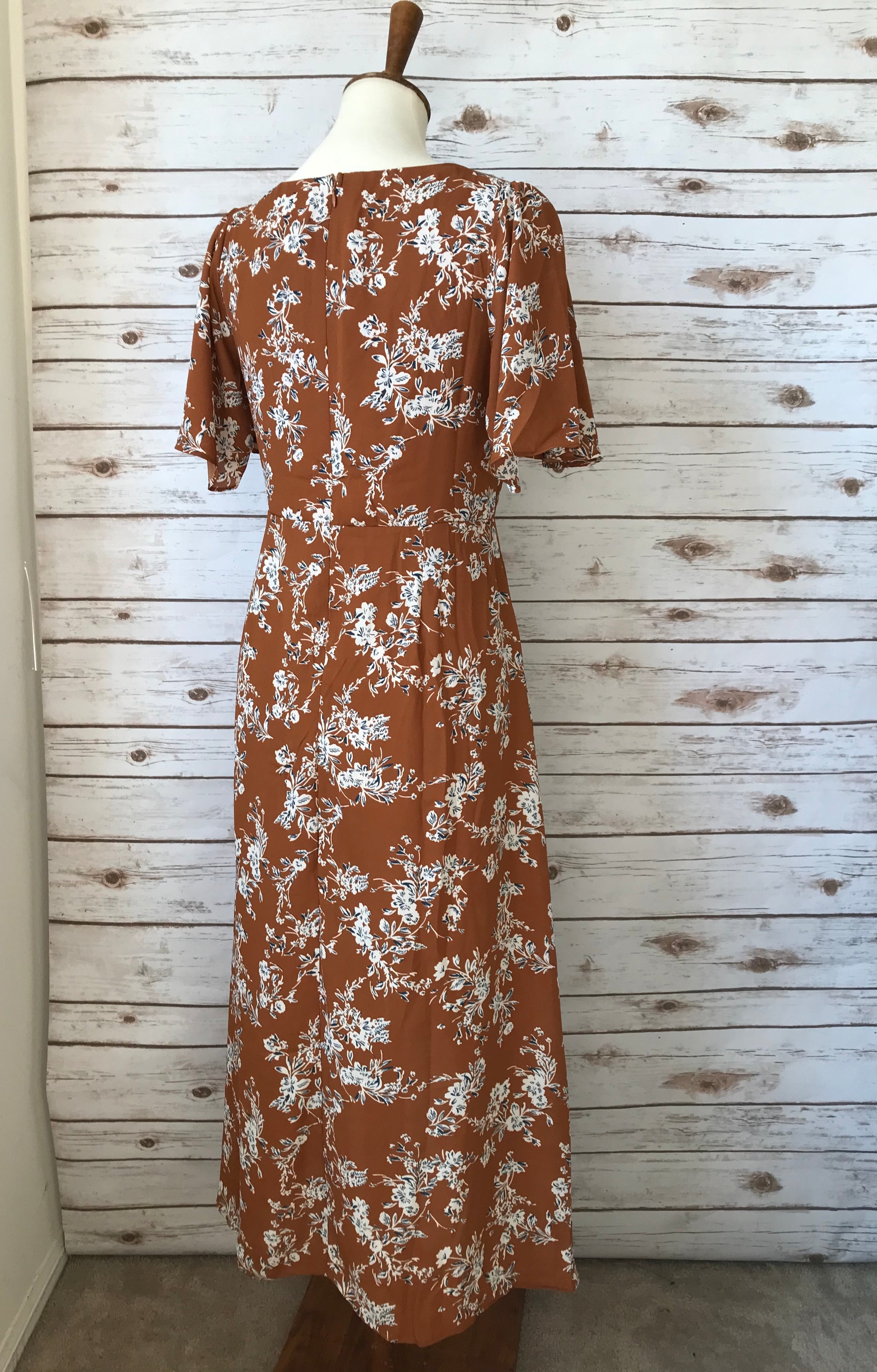 Sydney Brown Floral Dress Elizabeth's Boutique Sydney Brown Floral Dress Elizabeth's Boutique