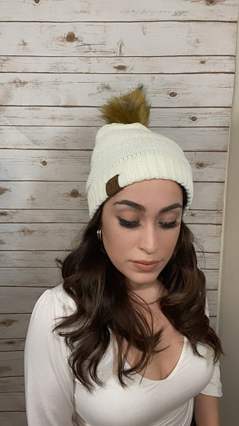 Perfectly Cozy Knitted Beanie- Ivory - Elizabeth's Boutique 