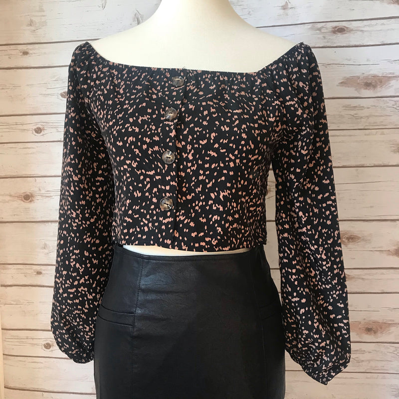 Black Leopard Print Long Sleeve Crop Top - Elizabeth's Boutique 